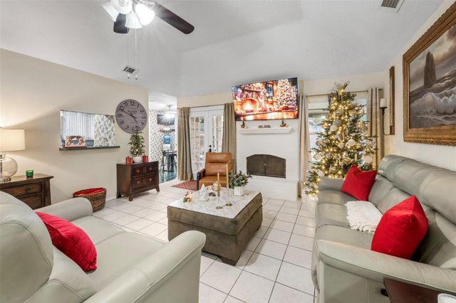 1114 Poppets Way, Crosby, TX 77532