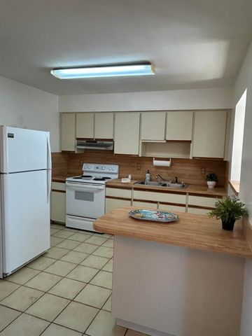 2890 Dolphin Circle, Palm Springs, FL 33406