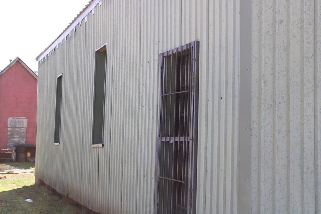 Image 4 of property listing at 602 Sealy Street, Ballinger, TX 76821