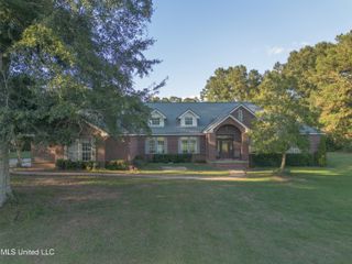 121 Barlow Lane, Poplarville, MS 39470
