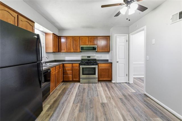 7408 E 127th Place, Grandview, MO 64030