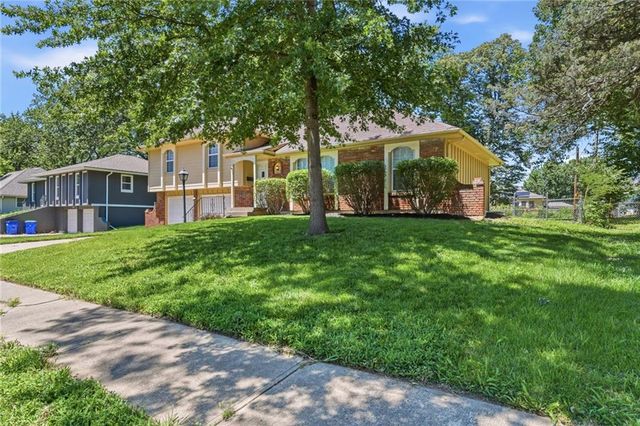 7408 E 127th Place, Grandview, MO 64030