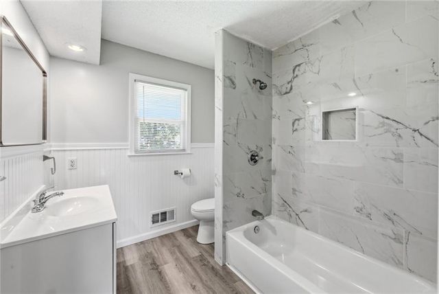 7408 E 127th Place, Grandview, MO 64030