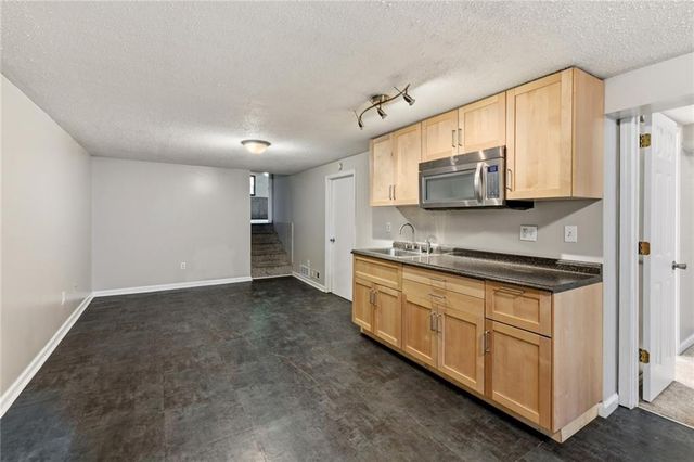 7408 E 127th Place, Grandview, MO 64030