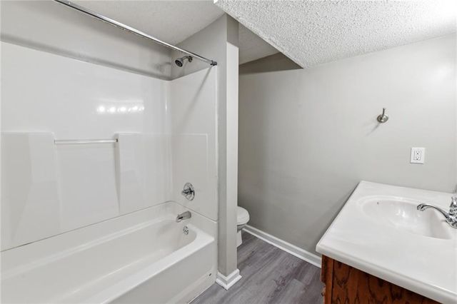 7408 E 127th Place, Grandview, MO 64030