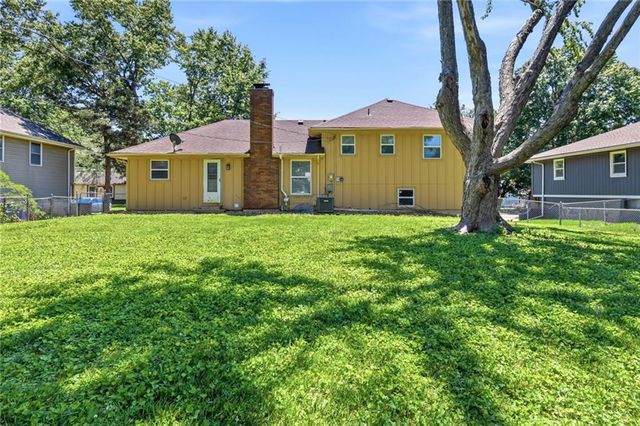 7408 E 127th Place, Grandview, MO 64030
