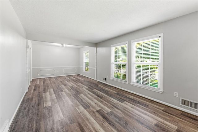 7408 E 127th Place, Grandview, MO 64030
