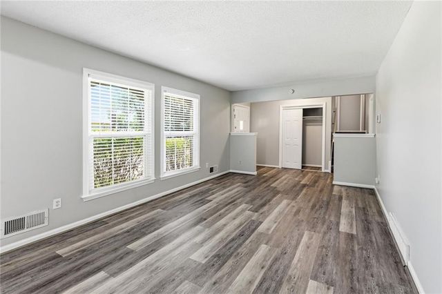 7408 E 127th Place, Grandview, MO 64030