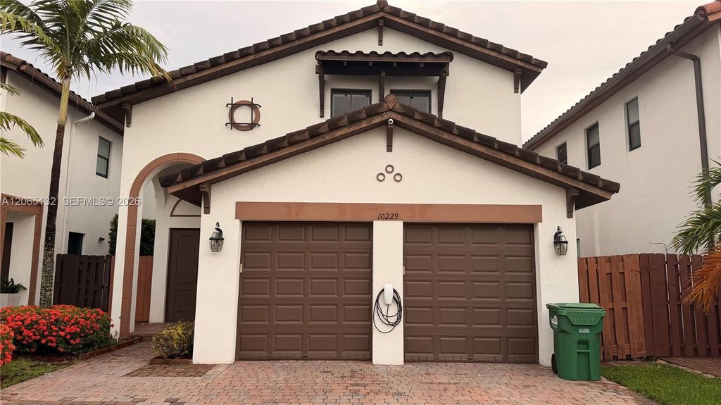 10229 NW 87th Ter, Doral, FL 33178