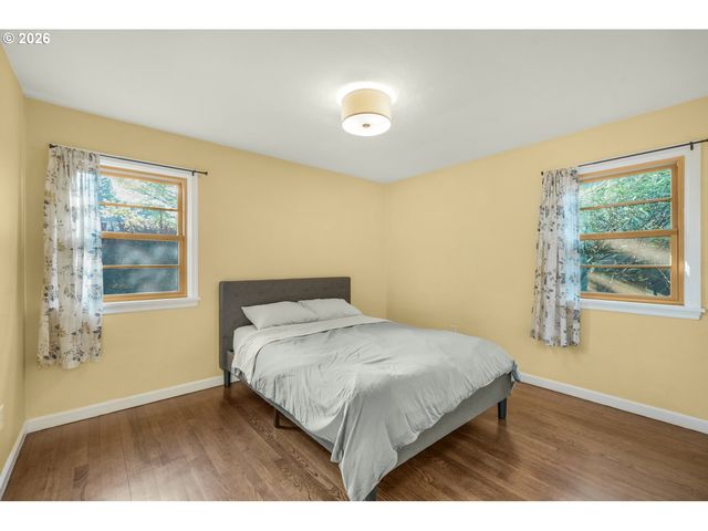 3286 Ne HOLMAN St, Portland, OR 97211