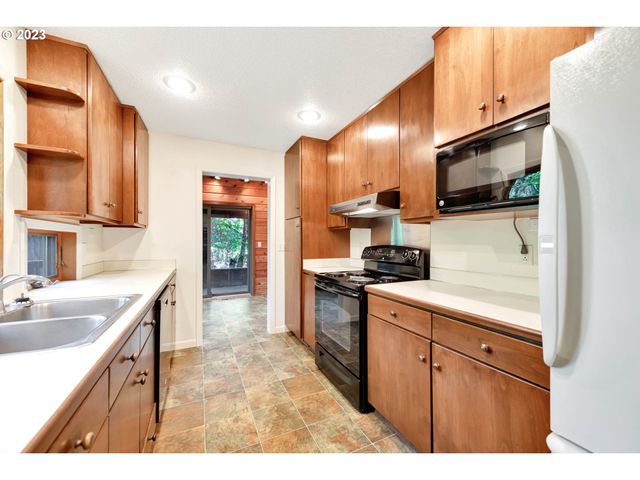 77383 MOSBY CREEK Rd, Cottage Grove, OR 97424