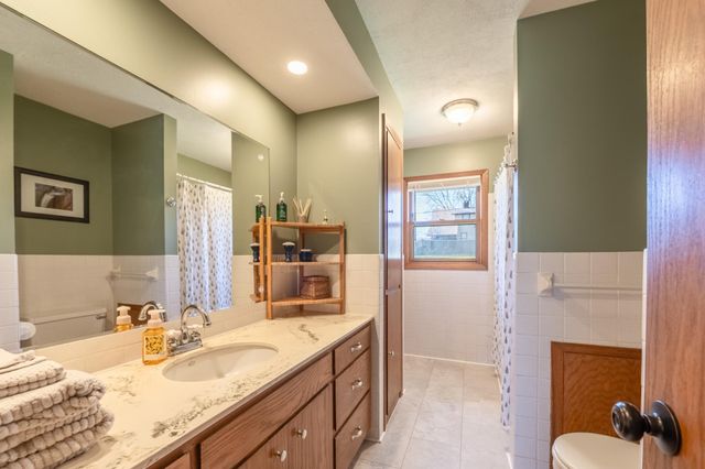 4141 Colorado Avenue N, Crystal, MN 55422