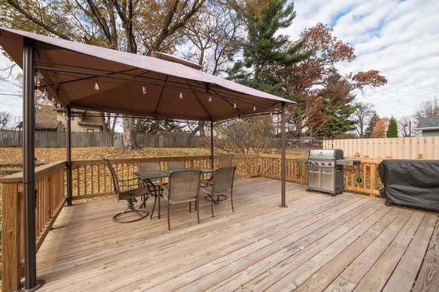 4141 Colorado Avenue N, Crystal, MN 55422