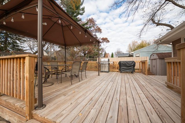 4141 Colorado Avenue N, Crystal, MN 55422