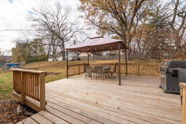 4141 Colorado Avenue N, Crystal, MN 55422