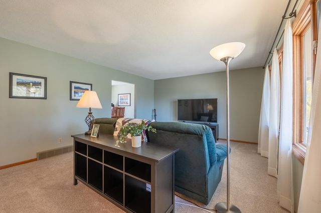 4141 Colorado Avenue N, Crystal, MN 55422