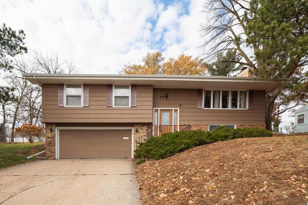 4141 Colorado Avenue N, Crystal, MN 55422