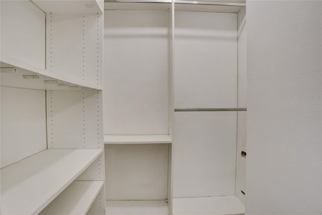 1807 Stoney Brook Drive 204, Houston, TX 77063