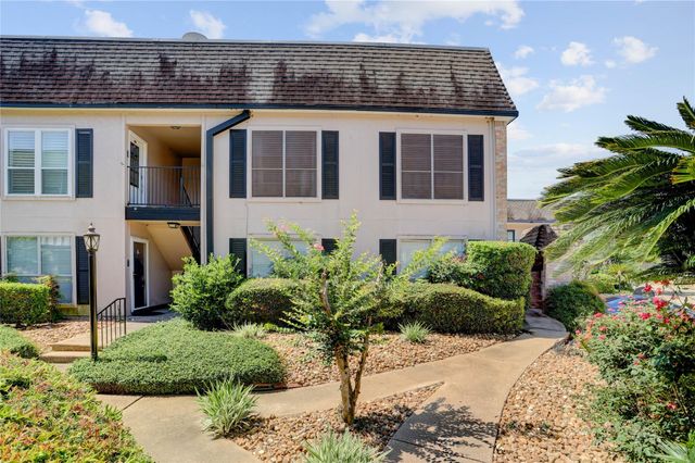 1807 Stoney Brook Drive 204, Houston, TX 77063