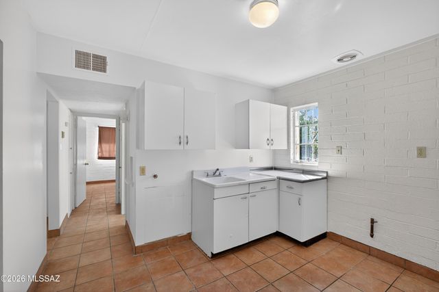 2835 E Proctor Vista, Tucson, AZ 85713