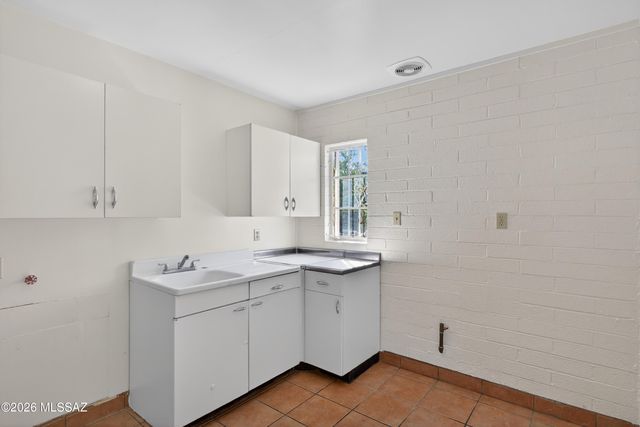 2835 E Proctor Vista, Tucson, AZ 85713