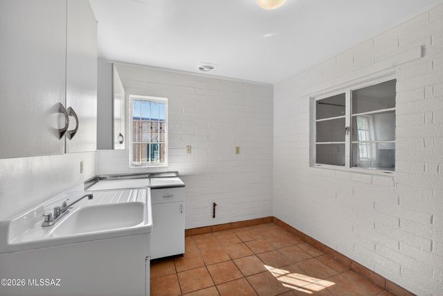 2835 E Proctor Vista, Tucson, AZ 85713
