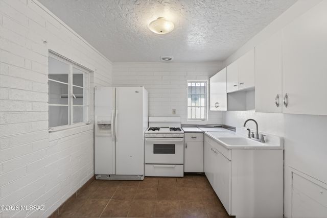 2835 E Proctor Vista, Tucson, AZ 85713