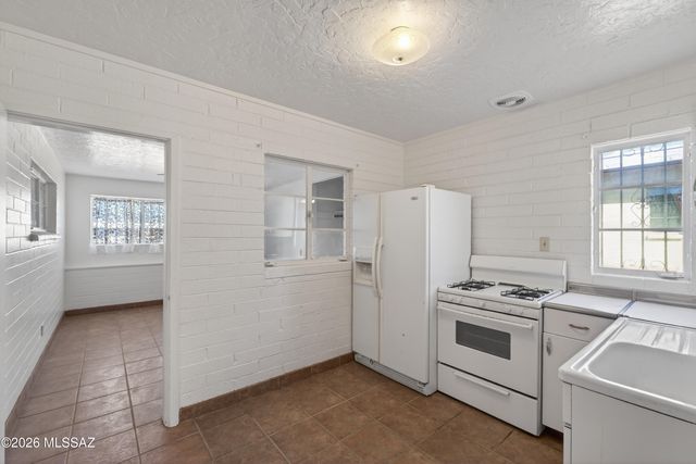 2835 E Proctor Vista, Tucson, AZ 85713