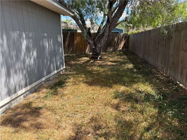 6193 Angus Dr, Corpus Christi, TX 78415