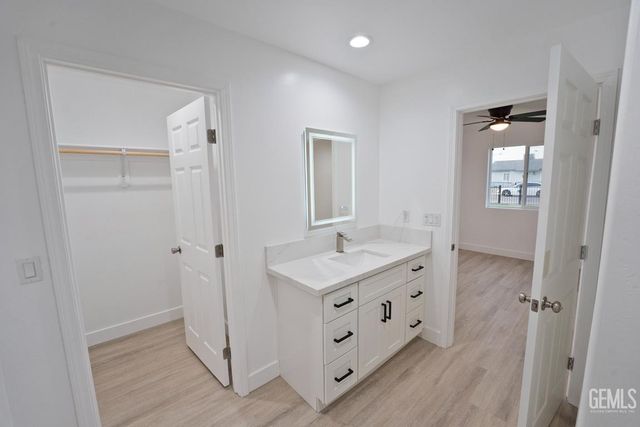 1213 Feliz Drive, Bakersfield, CA 93307