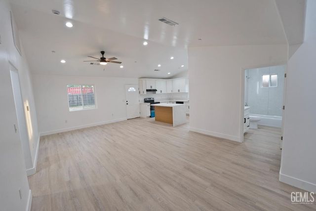 1213 Feliz Drive, Bakersfield, CA 93307