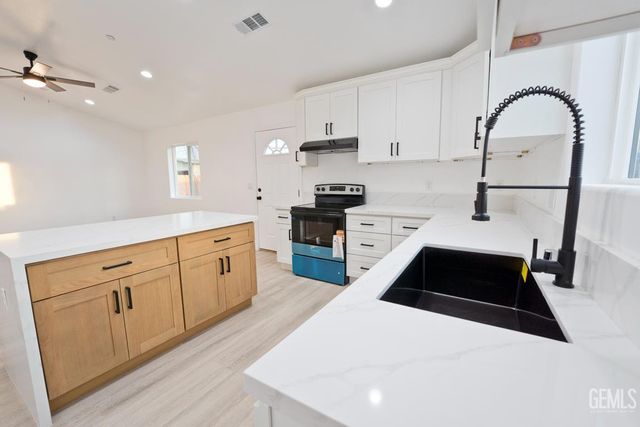 1213 Feliz Drive, Bakersfield, CA 93307