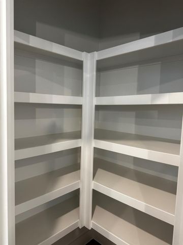 359 Twin Lakes Boulevard W, West Columbia, TX 77486