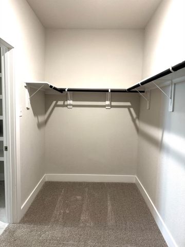 359 Twin Lakes Boulevard W, West Columbia, TX 77486