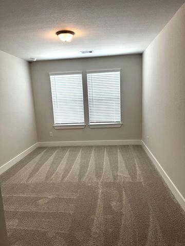 359 Twin Lakes Boulevard W, West Columbia, TX 77486