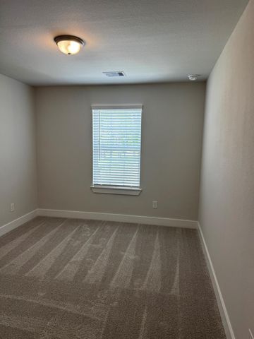 359 Twin Lakes Boulevard W, West Columbia, TX 77486