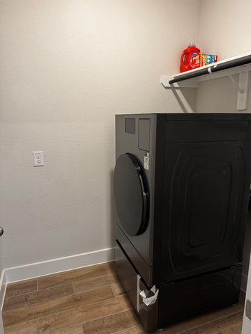 359 Twin Lakes Boulevard W, West Columbia, TX 77486