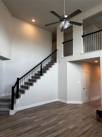 359 Twin Lakes Boulevard W, West Columbia, TX 77486