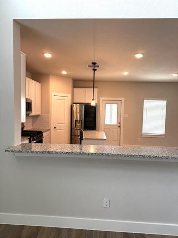 359 Twin Lakes Boulevard W, West Columbia, TX 77486