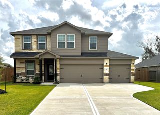 359 Twin Lakes Boulevard W, West Columbia, TX 77486