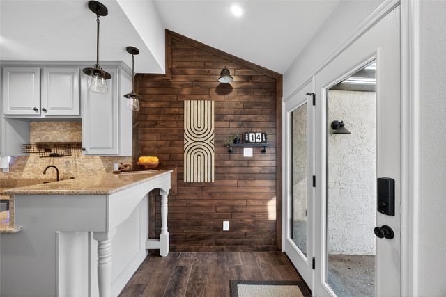 18040 Midway Road 209, Dallas, TX 75287