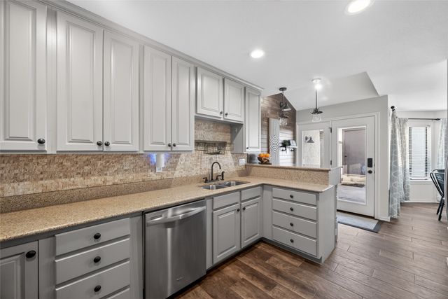 18040 Midway Road 209, Dallas, TX 75287