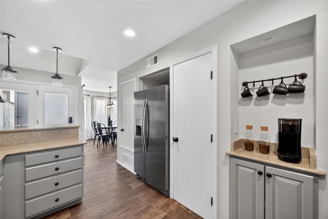 18040 Midway Road 209, Dallas, TX 75287