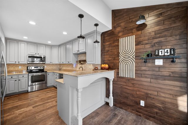 18040 Midway Road 209, Dallas, TX 75287