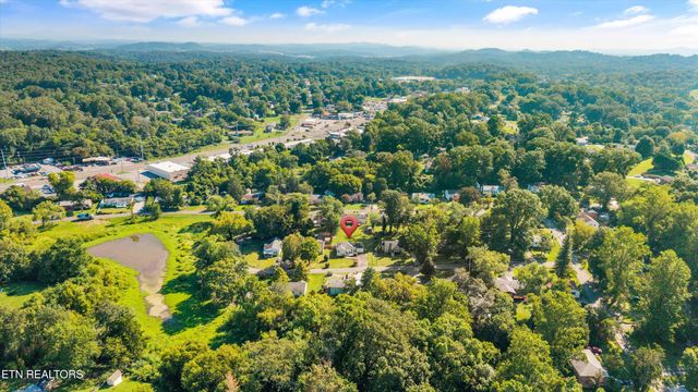 6104 Manchester Rd, Knoxville, TN 37920