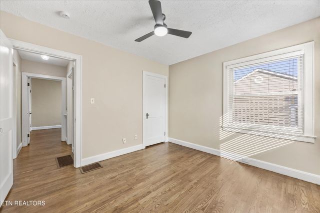 6104 Manchester Rd, Knoxville, TN 37920