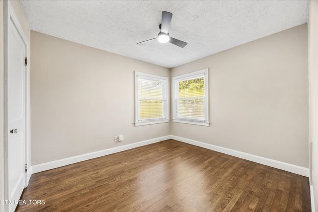 6104 Manchester Rd, Knoxville, TN 37920