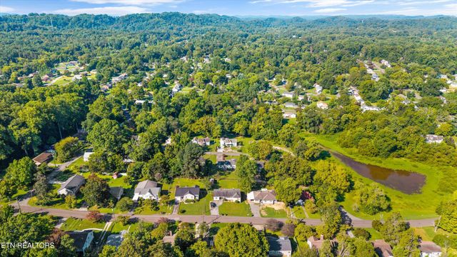 6104 Manchester Rd, Knoxville, TN 37920