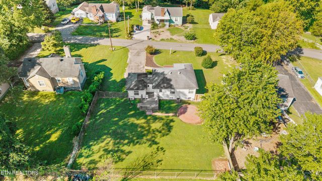 6104 Manchester Rd, Knoxville, TN 37920
