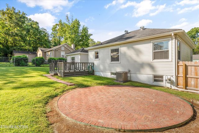 6104 Manchester Rd, Knoxville, TN 37920